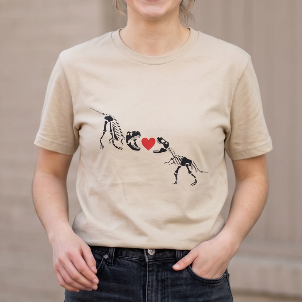Camiseta Unisex Softstyle Amor de Dinosaurio