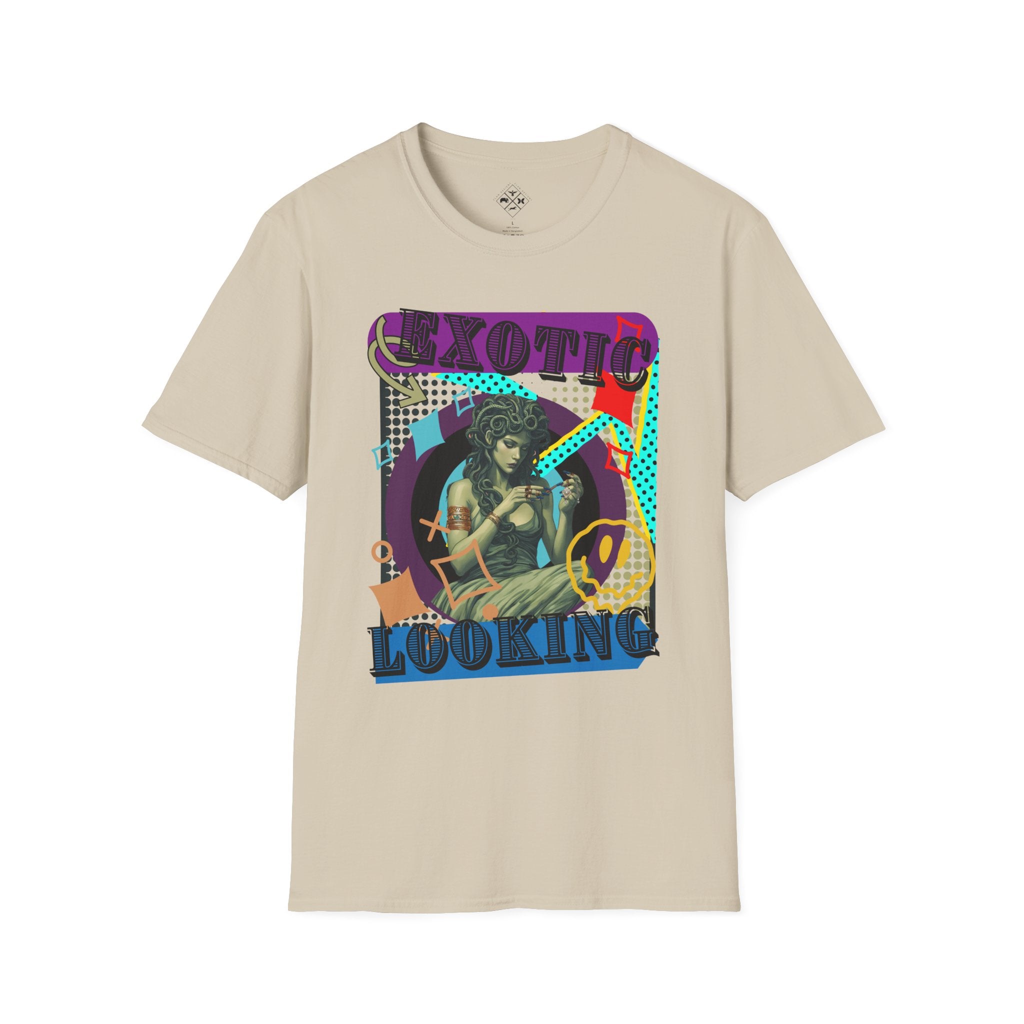 Camiseta suave de Medusa haciéndose las uñas
